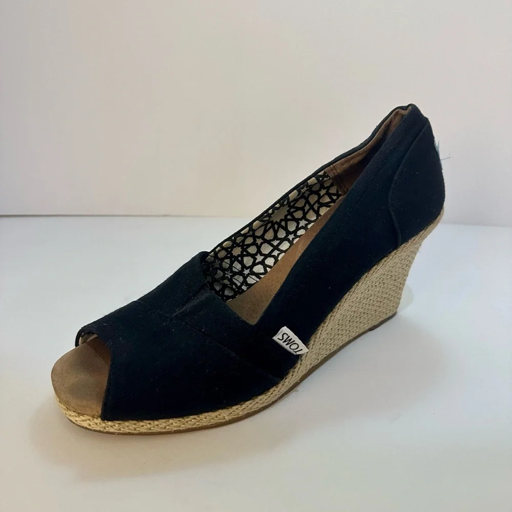 TOMS Women’s Black Canvas Peep Toe Wedge Sandals Espadrille Rope Wrap Platform 8